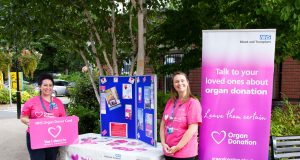 Vikki and Ann by the Organ Donation Stand